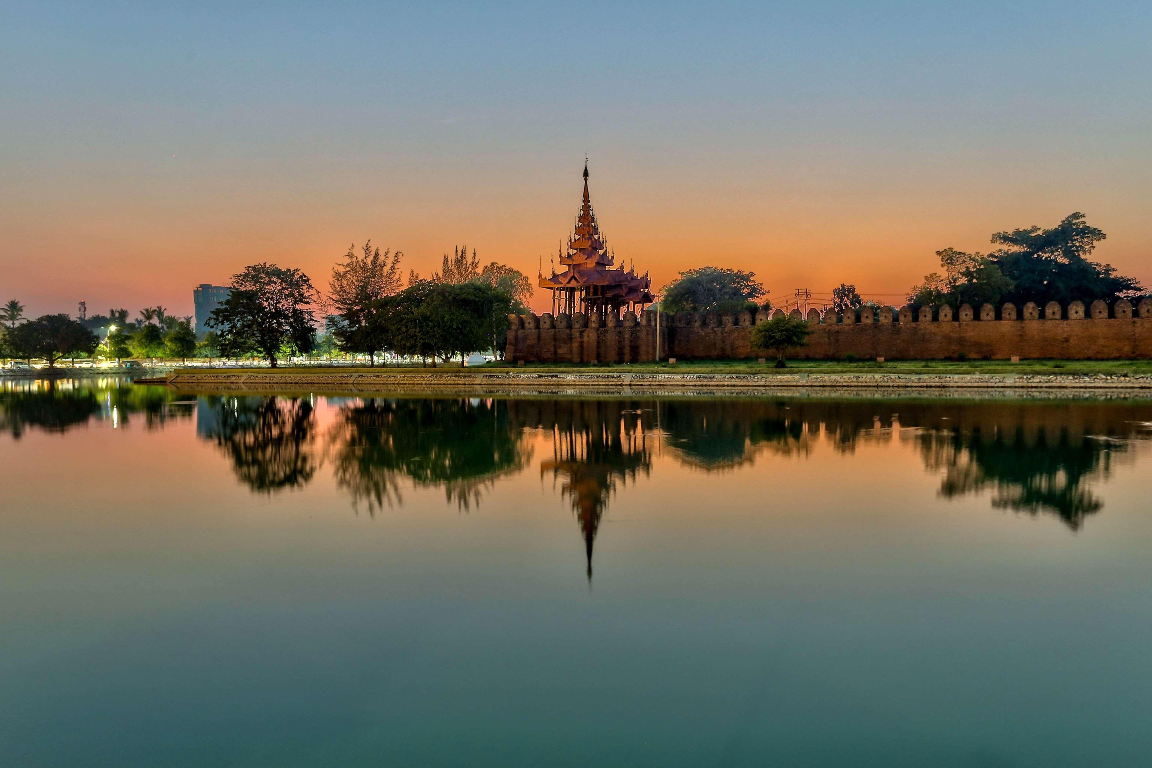 Hilton Mandalay Hotel Exterior photo