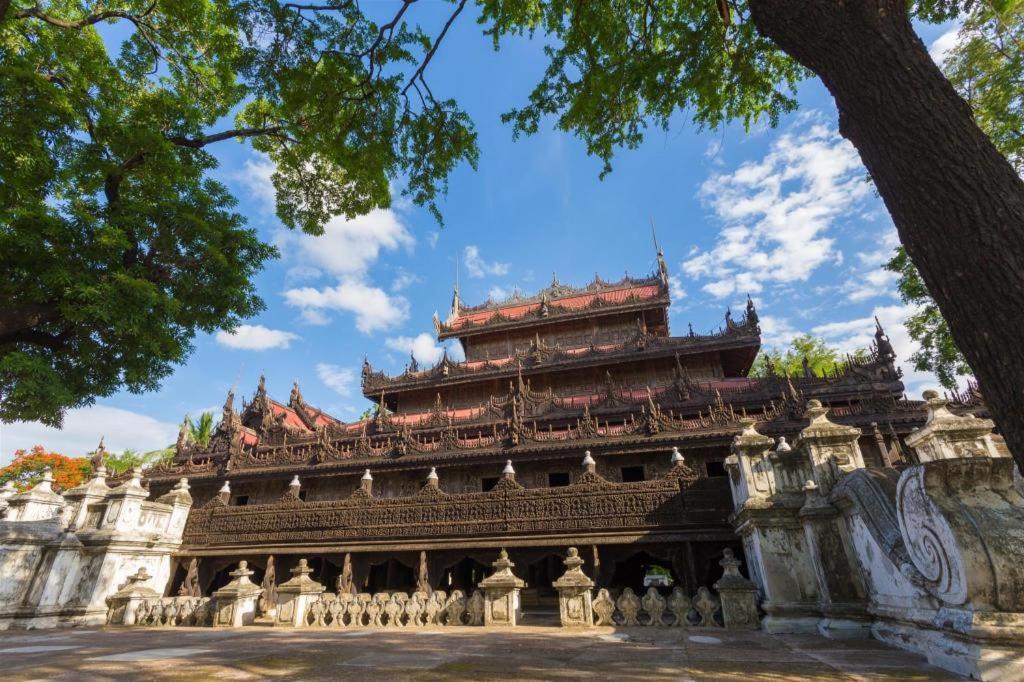 Hilton Mandalay Hotel Exterior photo